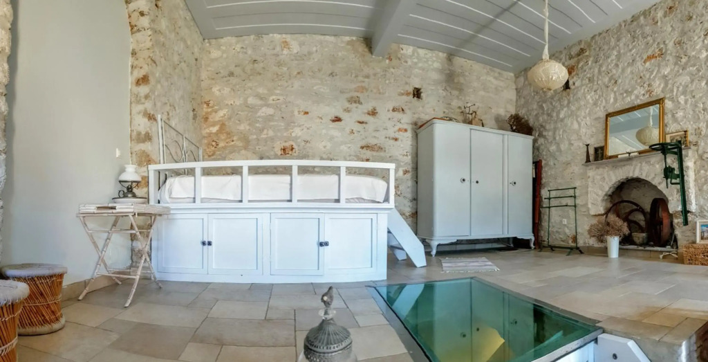 Traditional seafront apartment