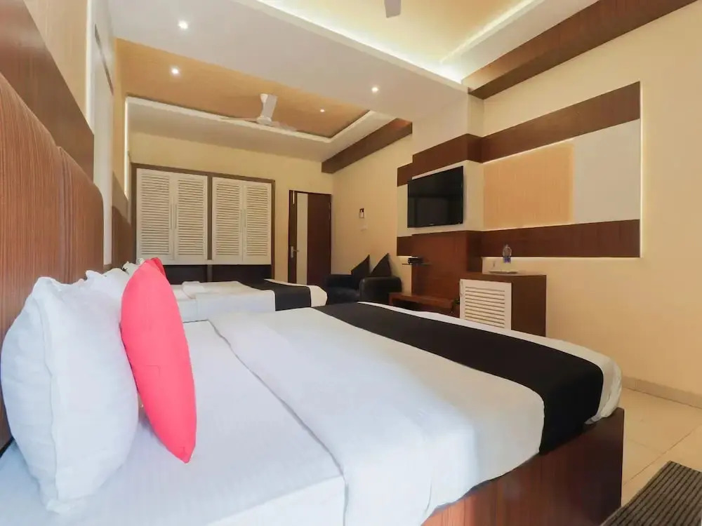Royal Cottage by OYO Rooms