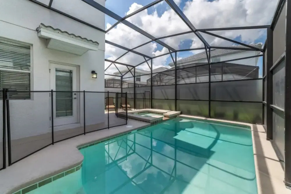 Cool and Modern 5 Bed 4 Ba Game Room Pool Spa 4724sh