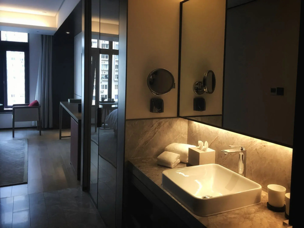Joya Shanghai Xujiahui Hotel
