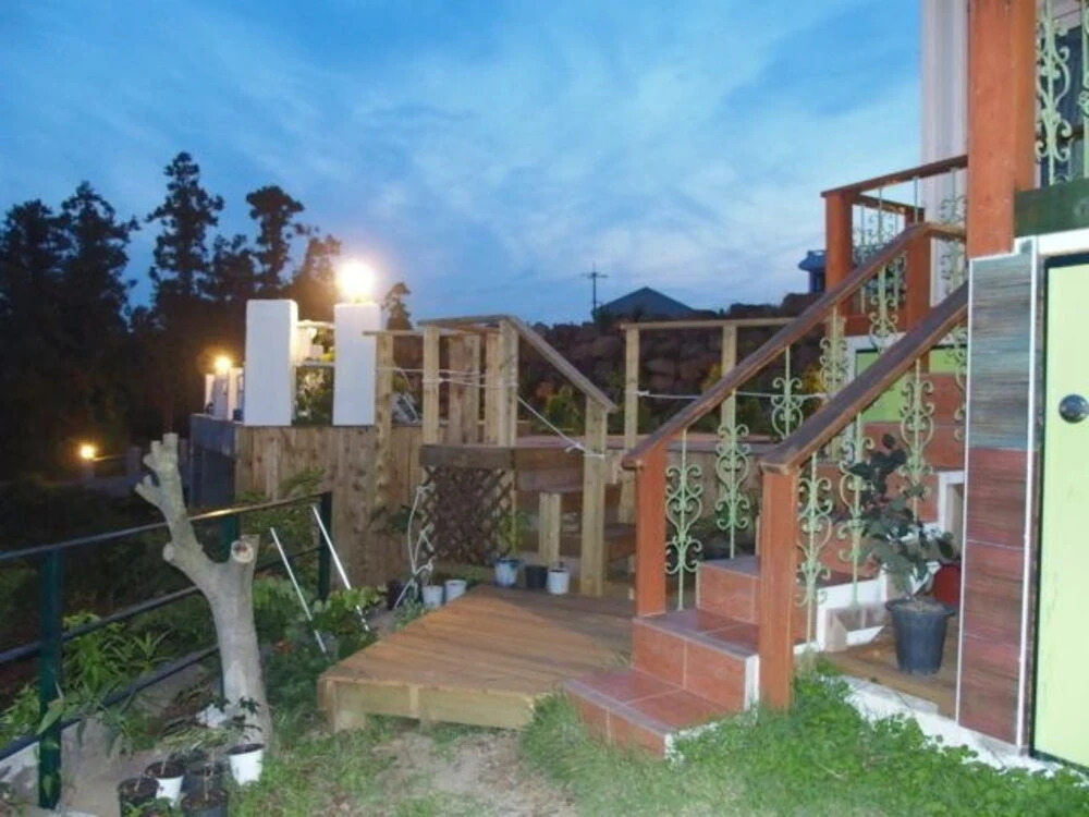 Black Rose House