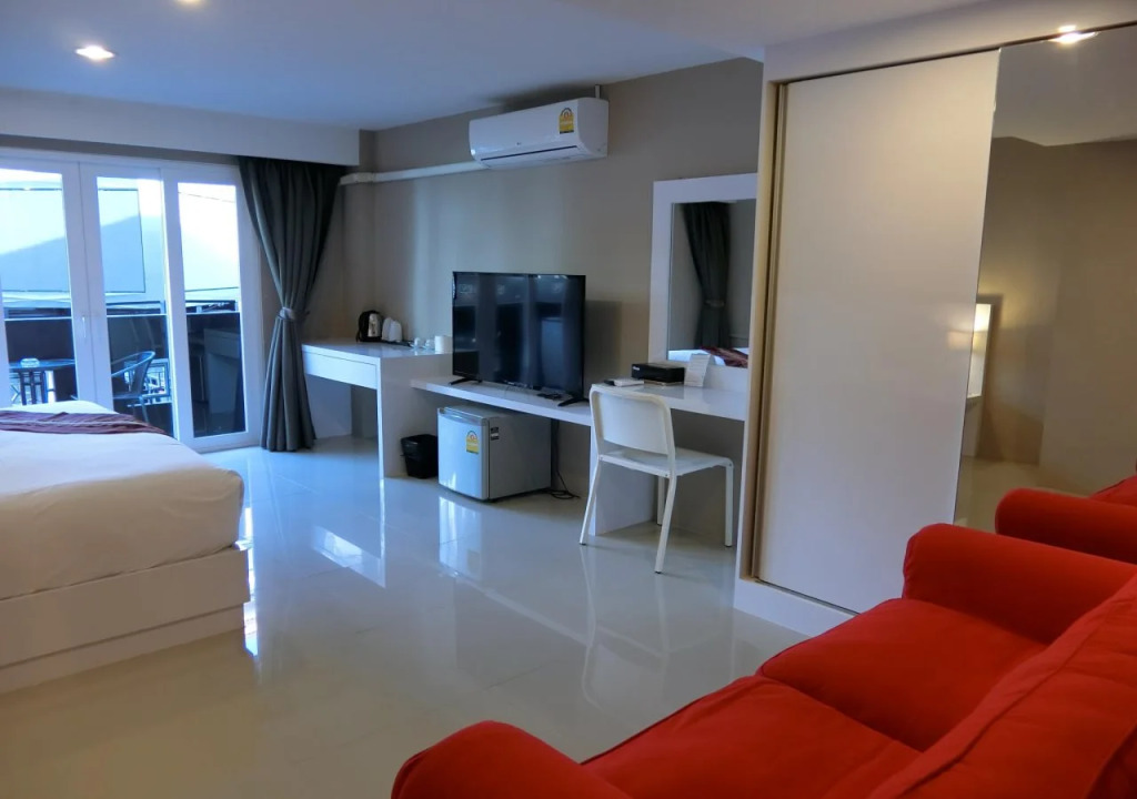 crystal suites pattaya