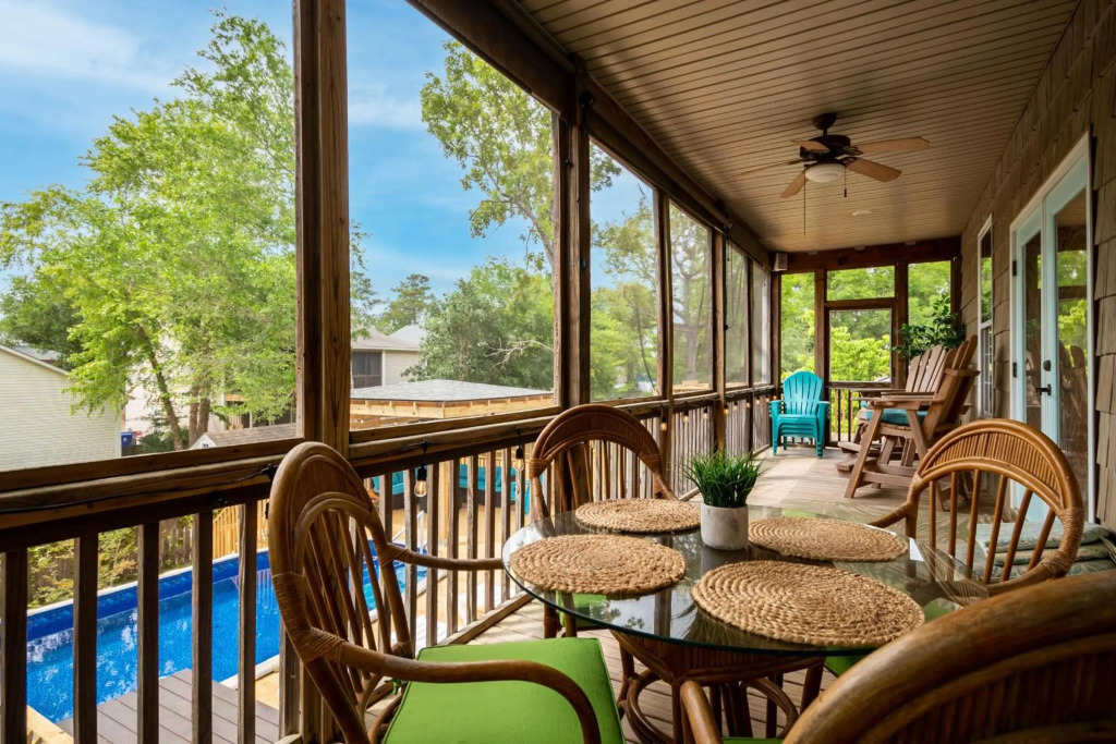 Woodlands Wonder by Oak Island Accommodations