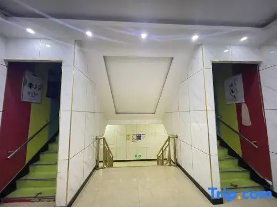 Urumqi Tianhe Hotel (Northwest Road Store)