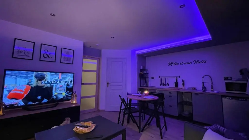Mille et une nuit, appartement en RDC avec exterieur et parking