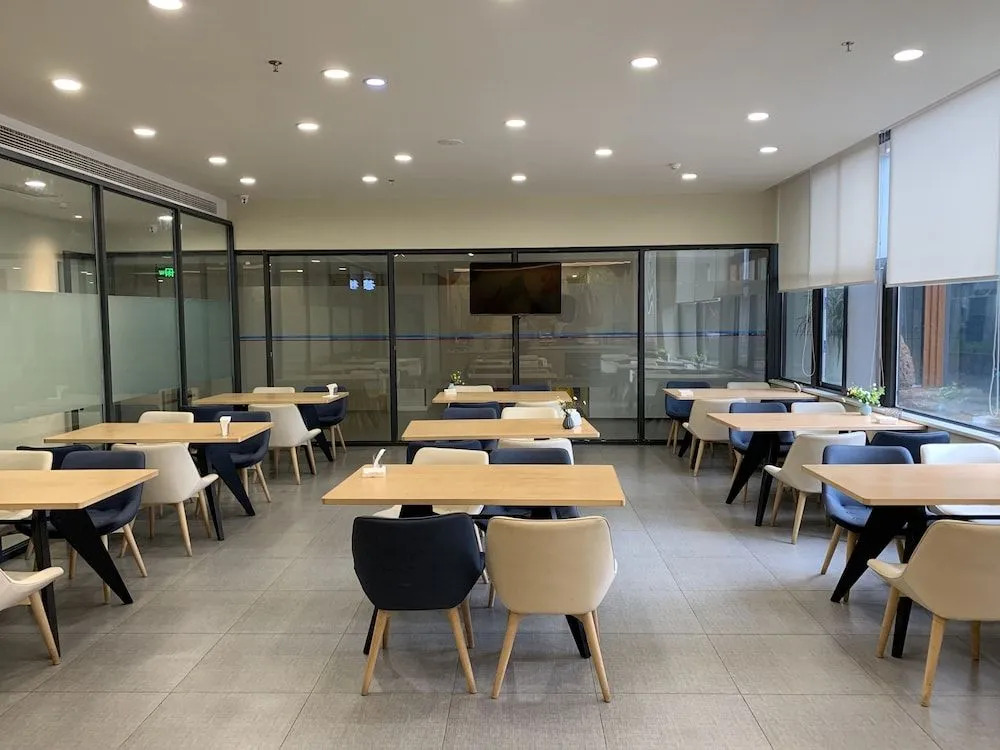 HanTing Hotel (Guangyuan Central Hospital Maternal and Child Branch)