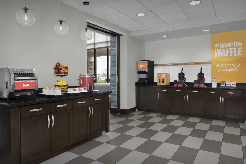 Hampton Inn & Suites Mishawaka/South Bend at Heritage Square
