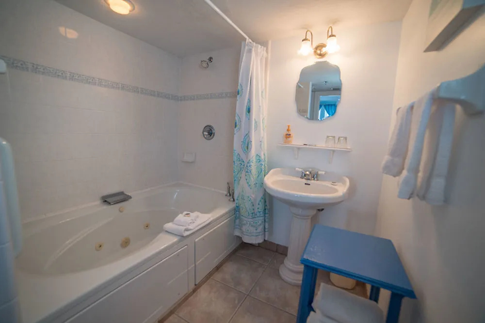 Night Swan Intracoastal B&B