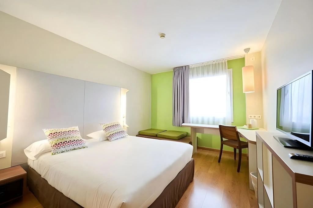 Travelodge BCN Cornella Fira