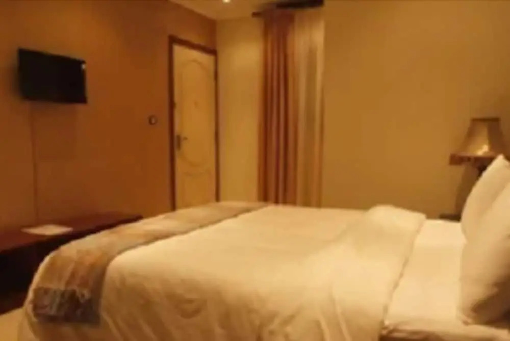 Stay Easy Hotel