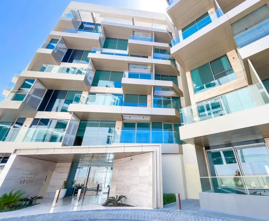 Luxury Beachfront 1BR on Palm Jumeirah & Balcony