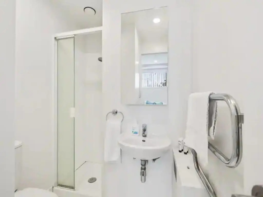 Lovely Two Bedroom Apartment Close To Sky Tower