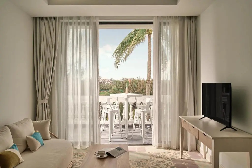 Moodhoian Riverside Resort & Spa