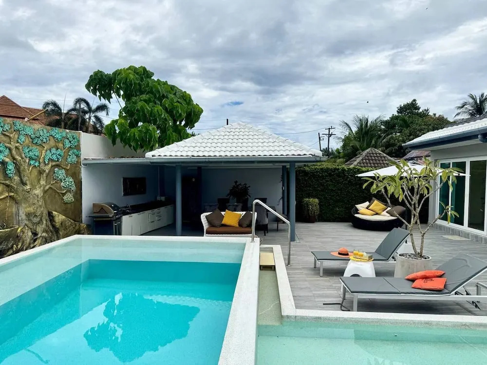 5 Bedrooms Villa 5 min walk to Bangtao beach