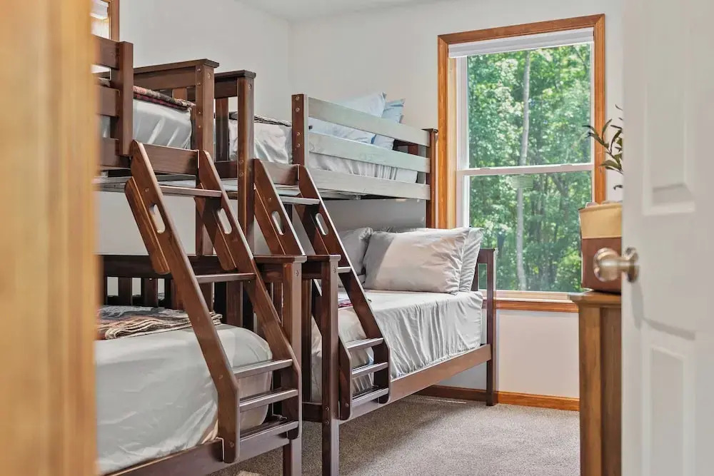 Maple Oasis by Avantstay Newly Built w/ Hot Tub, Game Room & Fire Pit