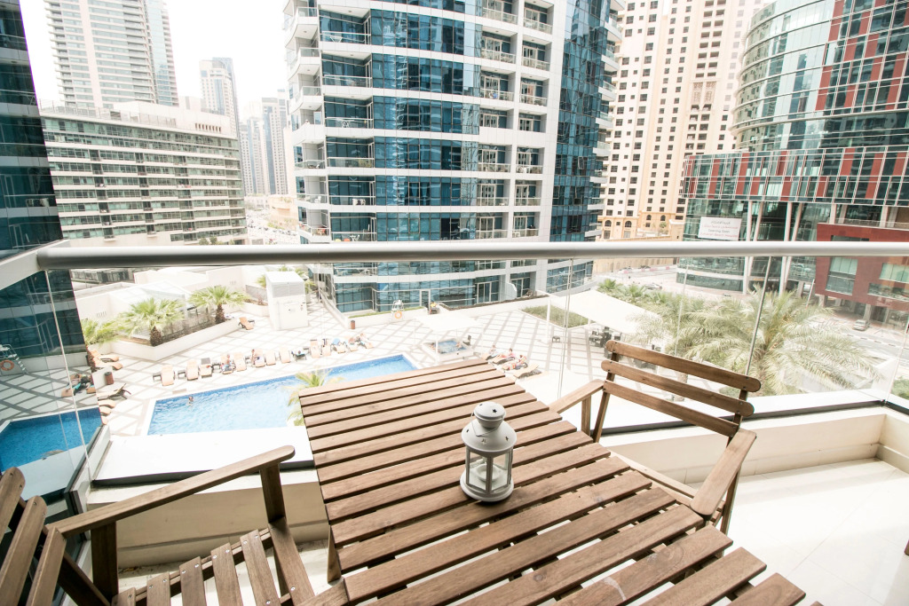 Stylish Apt In Heart Of Marina 5' Walk To Beach