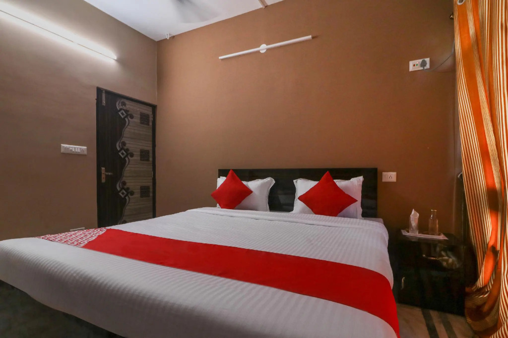 OYO 48739 Fantasy Stay