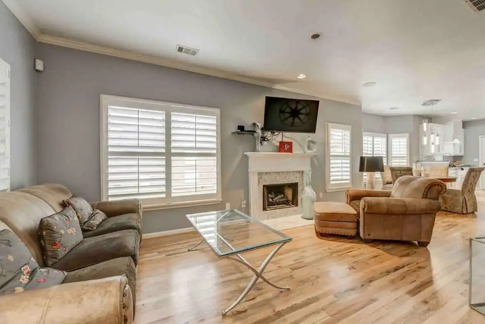 The Blue : Gourmet Kitchen, Near Downtown 3 Bedroom Duplex