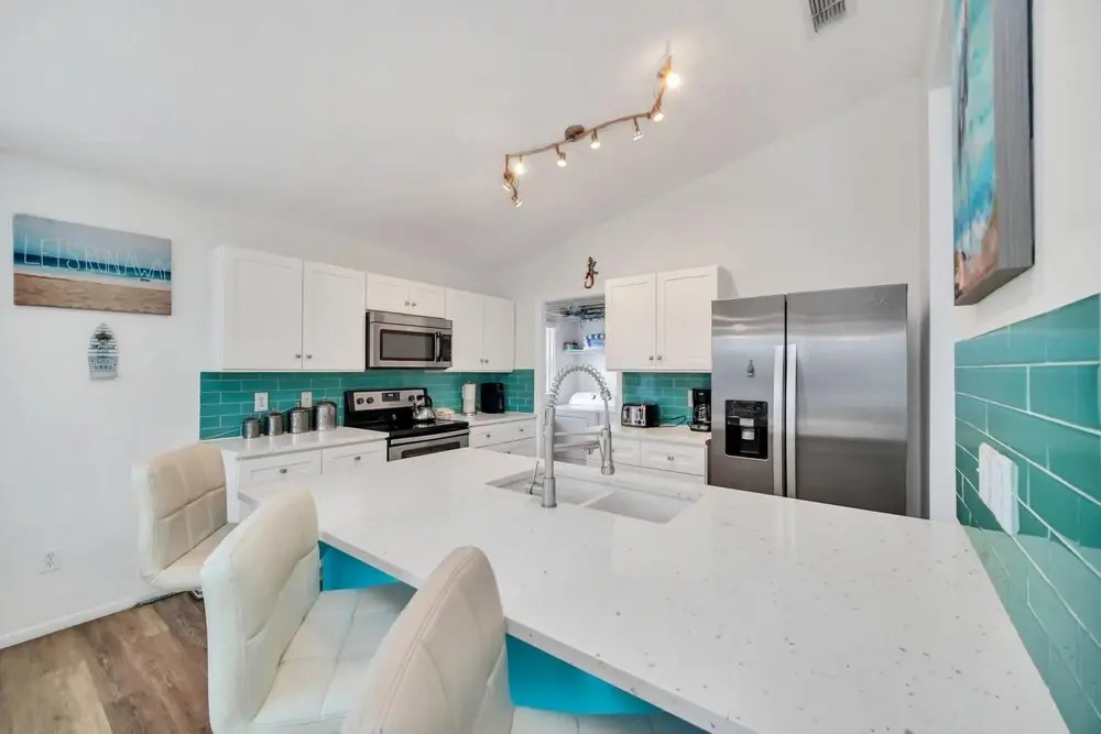Bright Spacious Retreat With Private Pool Lanai Game Room