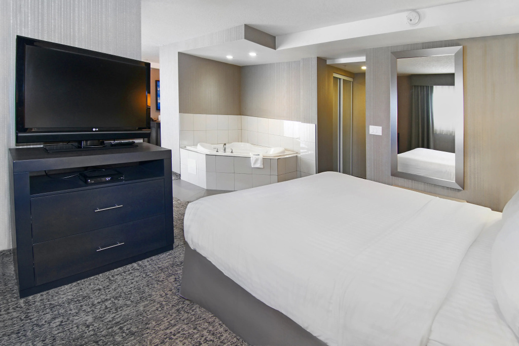 Holiday Inn Express and Suites Calgary by IHG