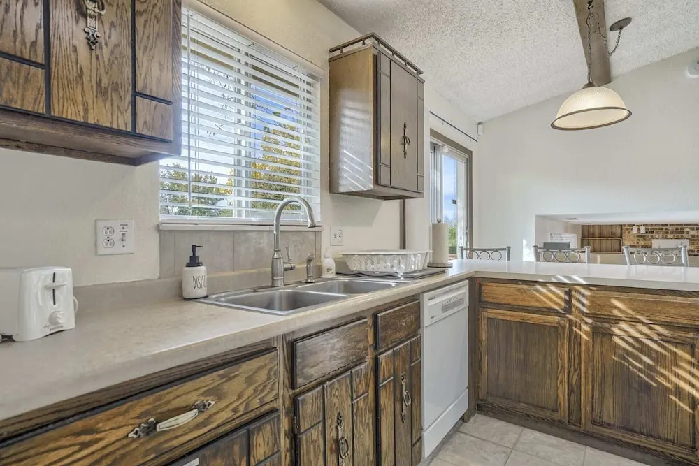 4BR Central Location & Near Parks!