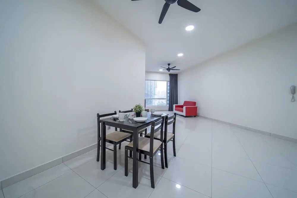 OYO Home 89449 Fancy 2 Bedroom Crest Residence