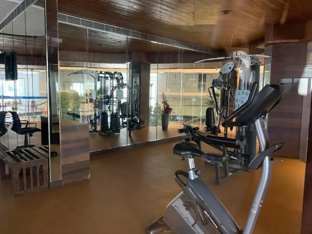 Luxurious Studio Homes Nr Surat Airport by Nirvana Hospitality