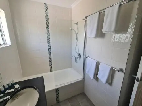 Cranbourne Court Unit 7