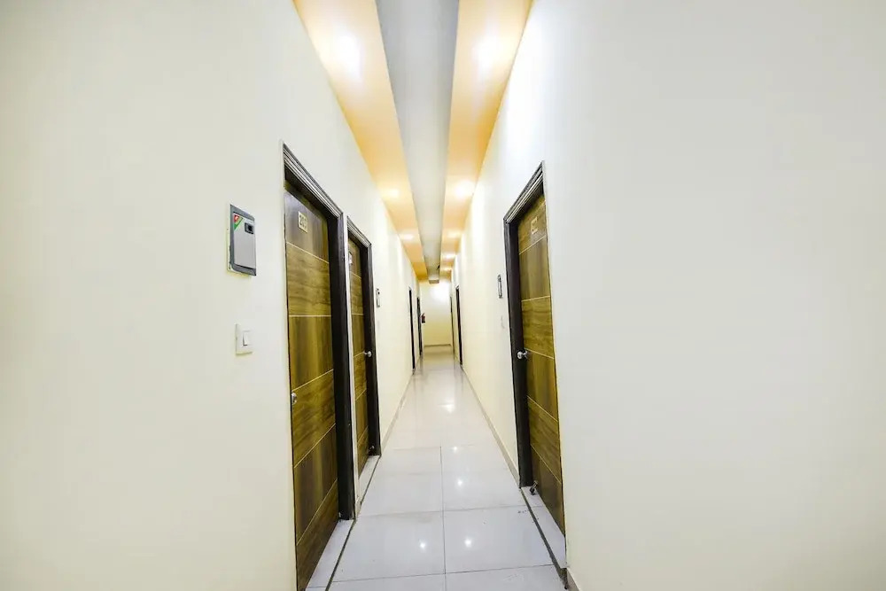 Fabhotel Lake View I