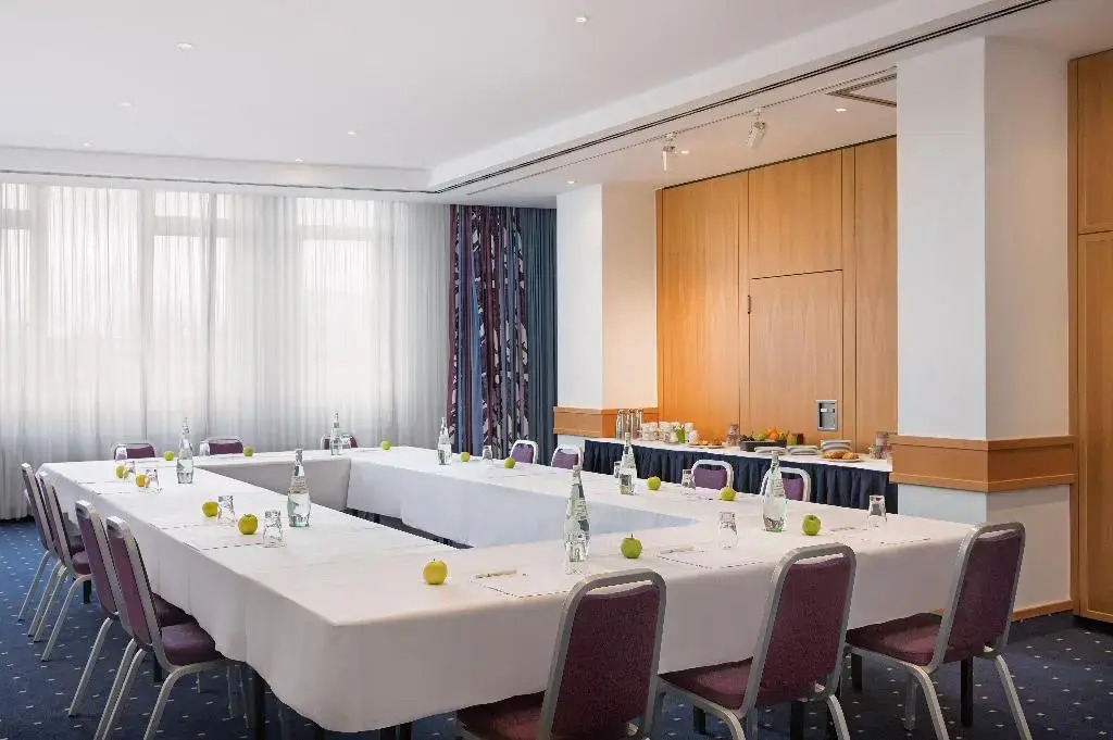 HI Hotel International Hamburg