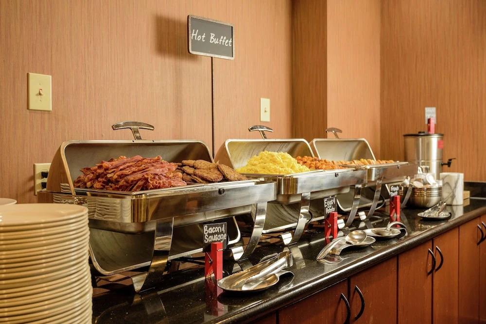 Embassy Suites by Hilton Minneapolis North
