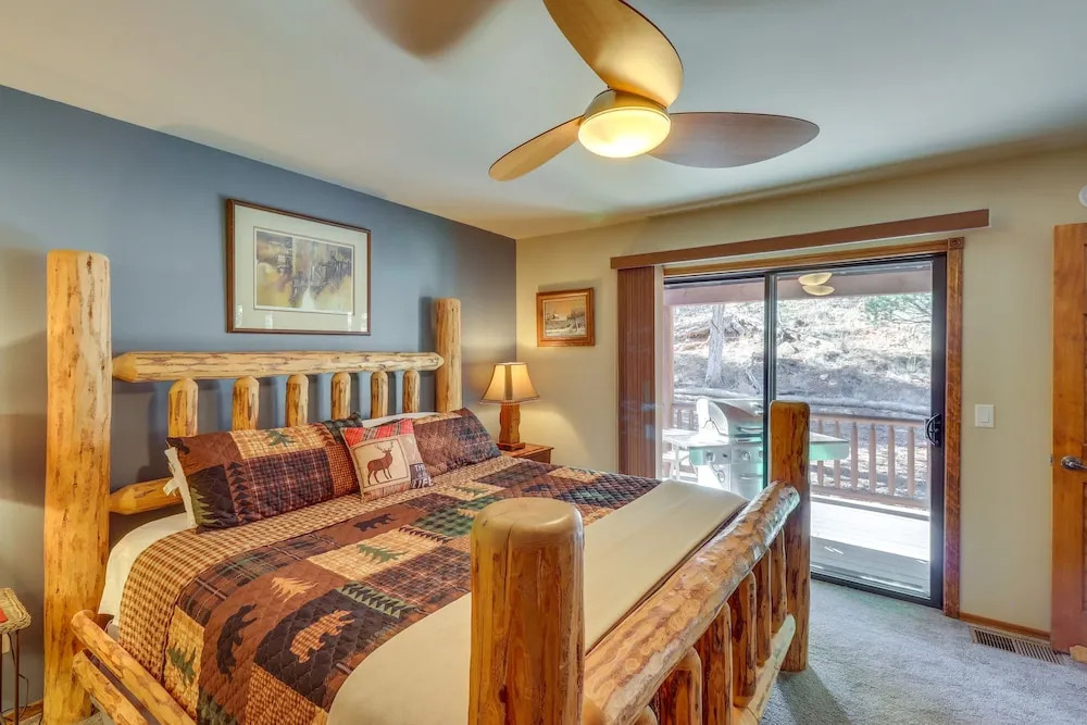 Relaxing Cabin w/ 2 Decks Near Fool Hollow Lake!
