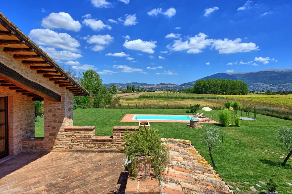 Villa Assisi by PosarelliVillas