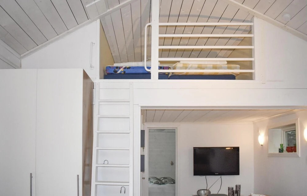 Awesome Home In Löttorp With Kitchen