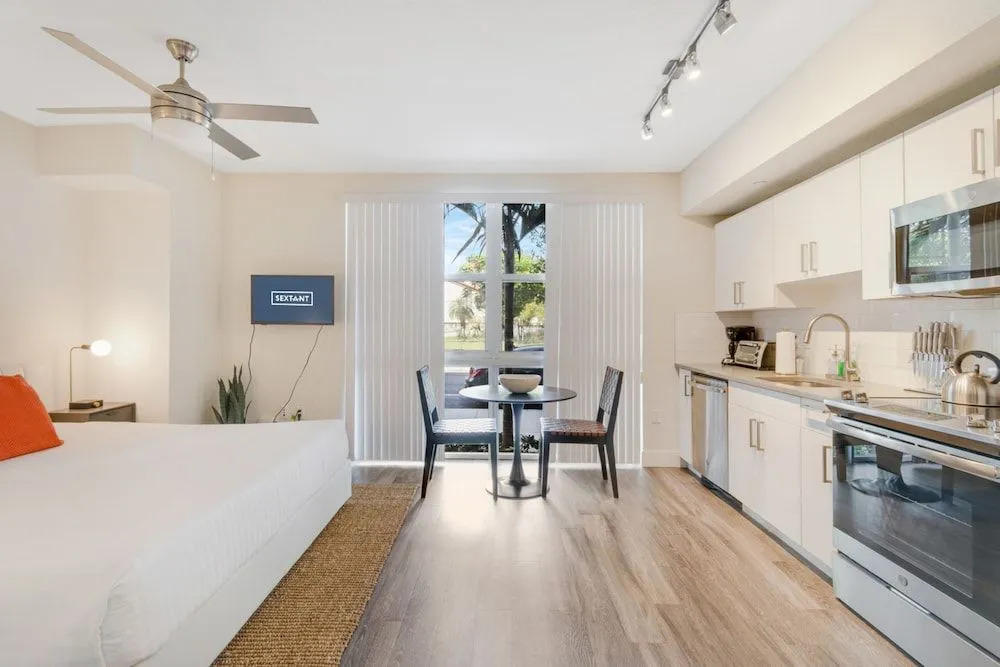 Biscayne Townhomes by Sextant