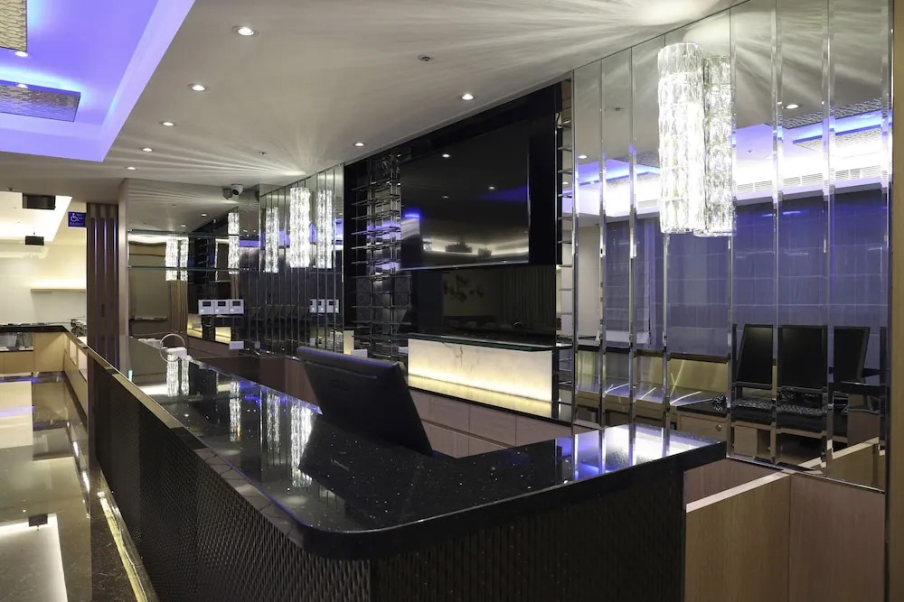 Royal Jade Boutique Hotel