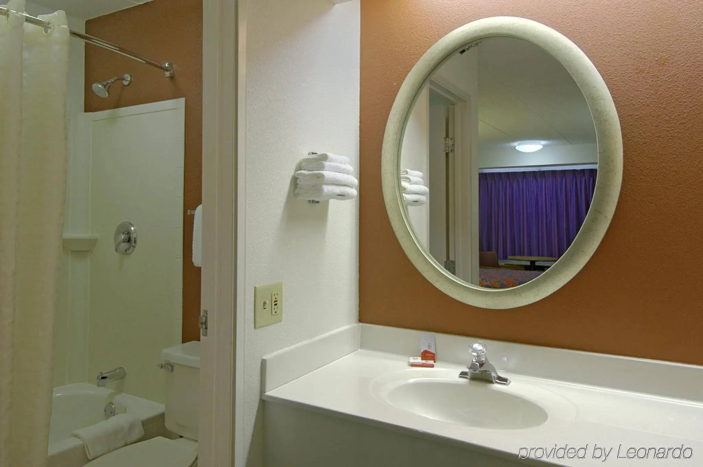Red Roof Inn PLUS Chicago - Hoffman Estates