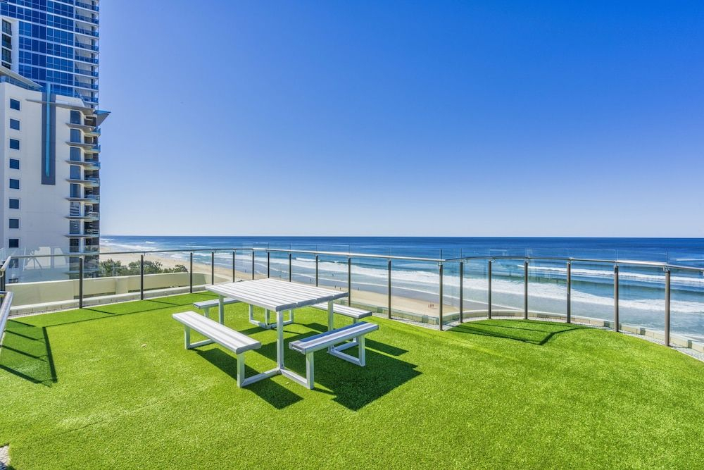Premiere Apartments -HR Surfers Paradise
