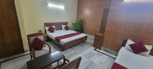 Hotel Shri Hari by OYO Rooms