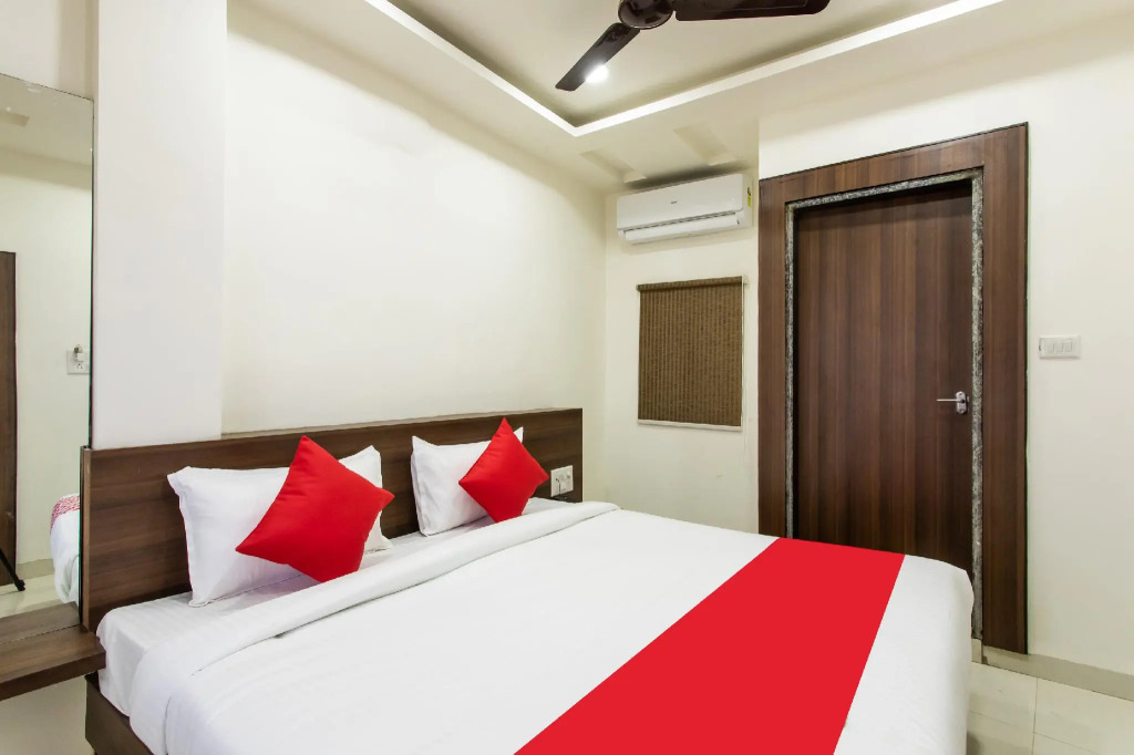 OYO 23058 Hotel Aditya Regency