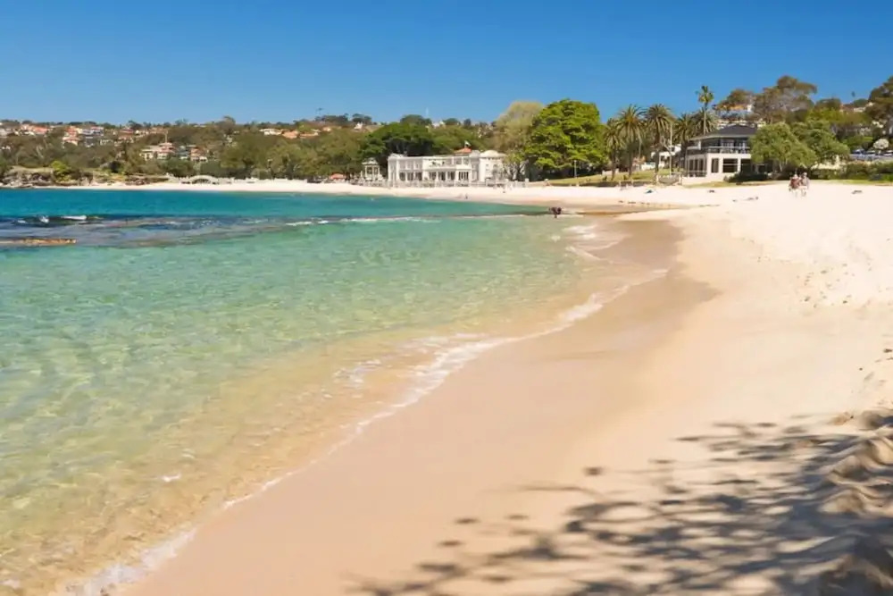 Balmoral Retreat a Garden Haven, 2 Min to Beach