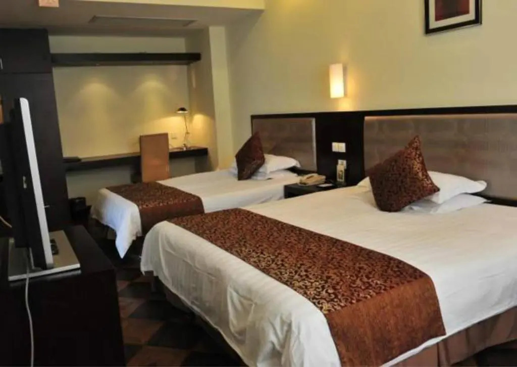 Elegance Bund Hotel