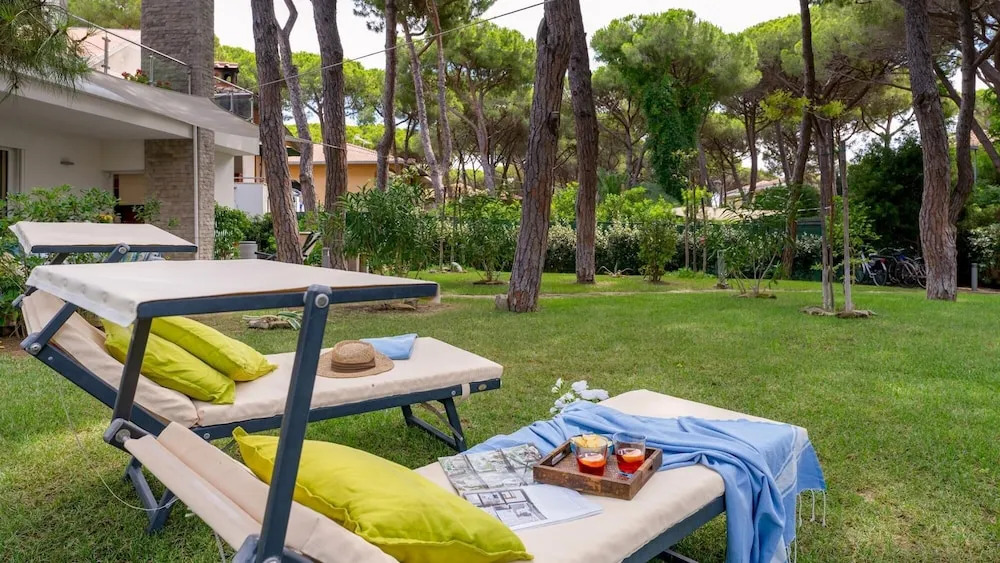 LA VILLA IN PINETA 10, Emma Villas
