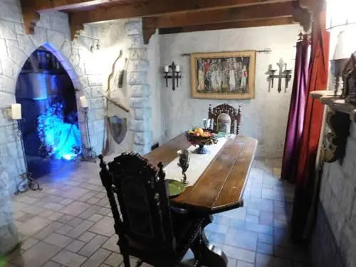 Castle Wood Theme Cottages- COUPLES ONLY