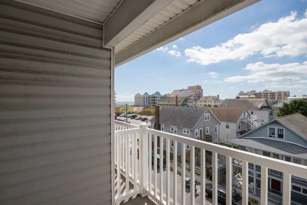 102 10th Street A Townhouse - 3 Br Home