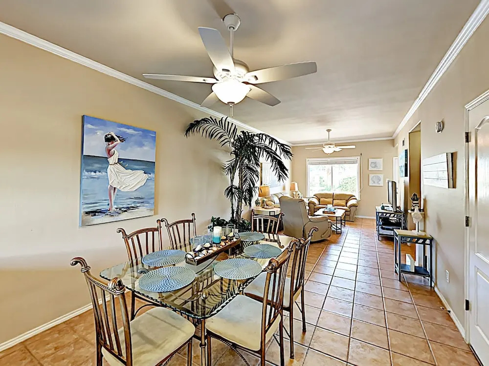 New Listing! Island W/ Pool, Walk To Beach 2 Bedroom Condo