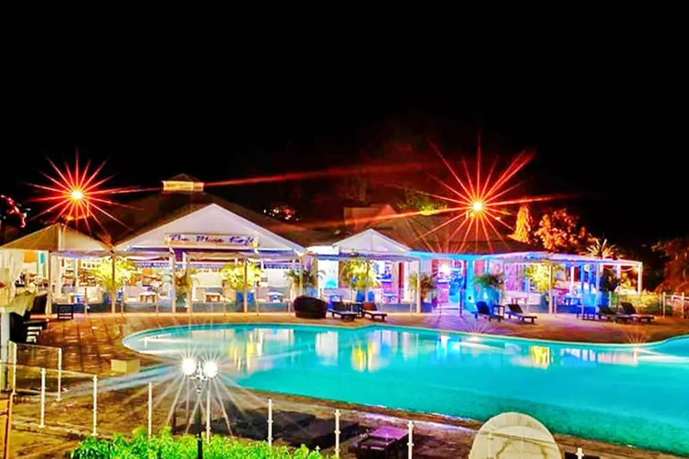 Studio in Saint Francois, With Pool Access and Furnished Garden - 2 km
