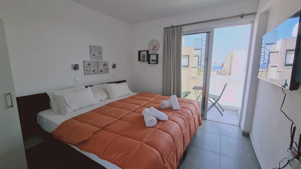 100 AN - Napa Living 17