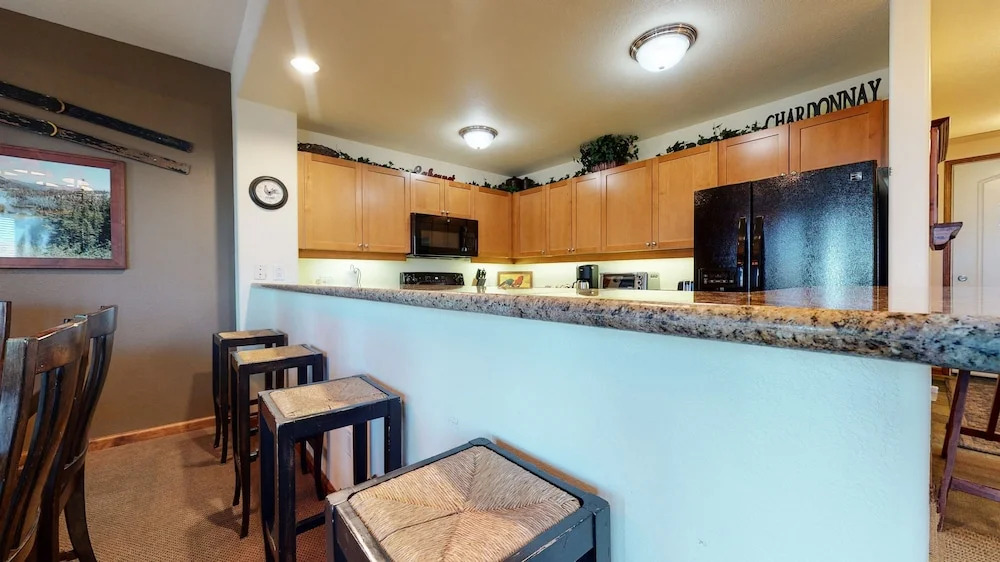 Eagle Run #114 2 Bedroom Condo by RedAwning