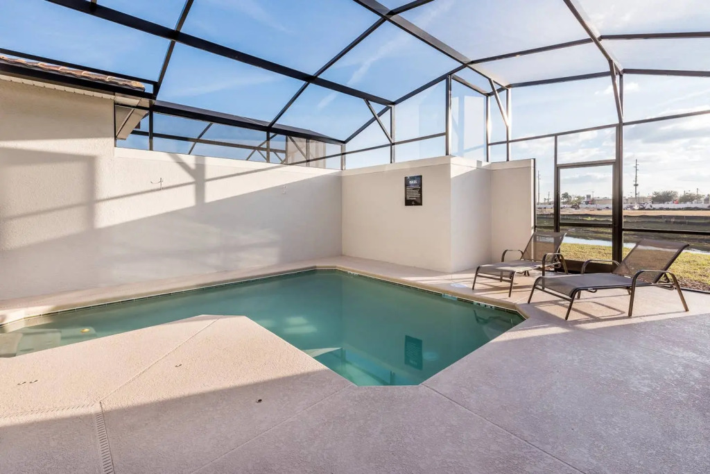 Luxury house in Storey Lake
